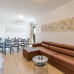 דירה Seashells With Terrace, Just Off The Seafront In Bugibba - By Getawaysmalta *