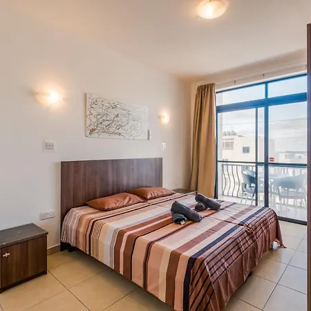 شقة Seashells With Terrace, Just Off The Seafront In Bugibba - By Getawaysmalta *