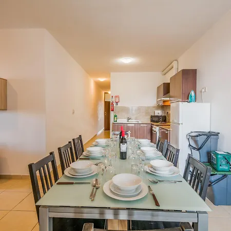 Apartment Seashells With Terrace, Just Off The Seafront In Bugibba - By Getawaysmalta