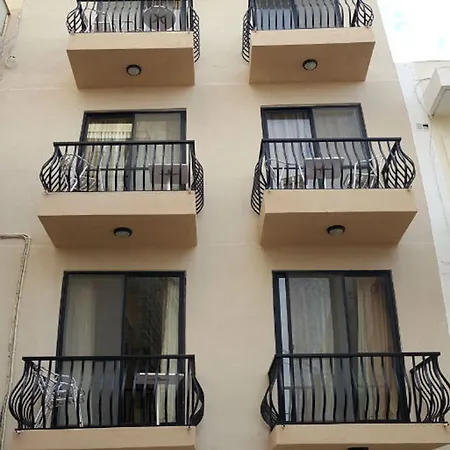 شقة Seashells With Terrace, Just Off The Seafront In Bugibba - By Getawaysmalta *