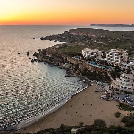 Seashells With Terrace, Just Off The Seafront In Bugibba - By Getawaysmalta Appartement San Pawl il-Baħar