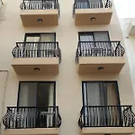 Apartment Seashells With Terrace, Just Off The Seafront In Bugibba - By Getawaysmalta *