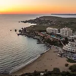 Seashells With Terrace, Just Off The Seafront In Bugibba - By Getawaysmalta Διαμέρισμα Σεντ Πόλς Μπέι
