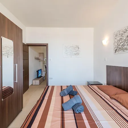 Seashells With Terrace, Just Off The Seafront In Bugibba - By Getawaysmalta *