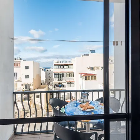 Seashells With Terrace, Just Off The Seafront In Bugibba - By Getawaysmalta شقة *