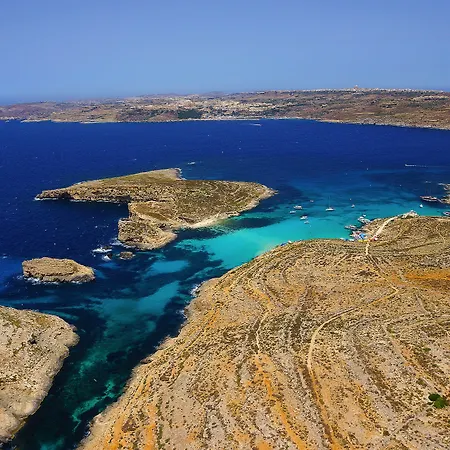 Seashells With Terrace, Just Off The Seafront In Bugibba - By Getawaysmalta