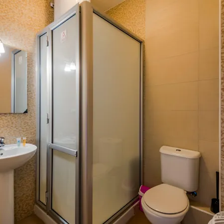 Seashells With Terrace, Just Off The Seafront In Bugibba - By Getawaysmalta Apartman *