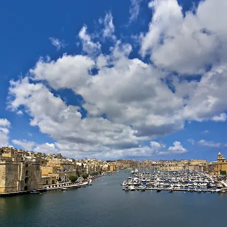 Seashells With Terrace, Just Off The Seafront In Bugibba - By Getawaysmalta *