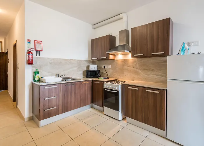 Apartment Seashells With Terrace, Just Off The Seafront In Bugibba - By Getawaysmalta St. Paul's Bay