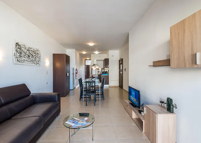 Apartment Seashells With Terrace, Just Off The Seafront In Bugibba - By Getawaysmalta