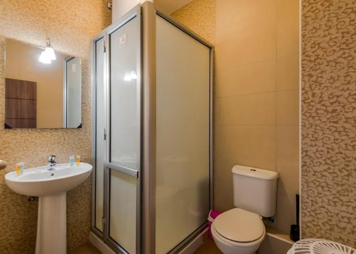 Seashells With Terrace, Just Off The Seafront In Bugibba - By Getawaysmalta Apartment